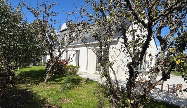 Newly renovated house in a quiet area, walking distance to town and beaches, Locmariaquer