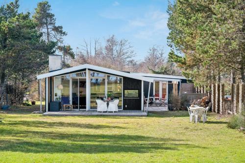 Newly Renovated Holiday Home In Prime Location At Elsegårde Beach Direct Water Access