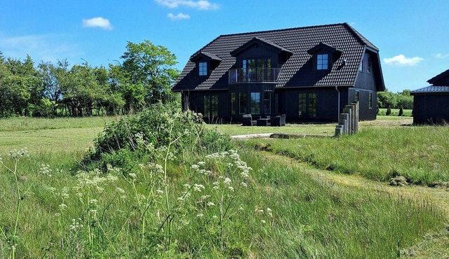 Newly renovated holiday home near HimmerLand