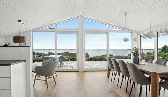 Newly renovated holiday home with Aarhus bay views