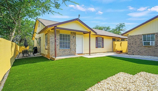 Newly Renovated home near Seaworld, Lackland AFB and the Medical Center.