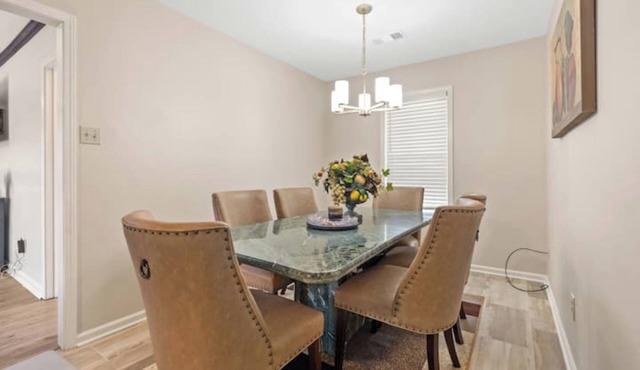 Newly Renovated "Home Away From Home" nA spacious, modernized 4-bedroom home.