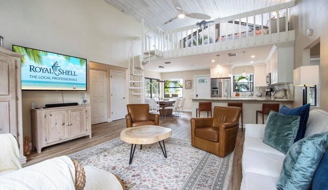 Newly Renovated Home on Captiva With a Perfect Blend of Indoor and Outdoor Living