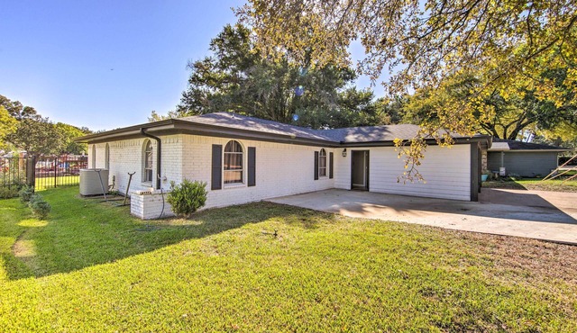 Newly Renovated Home on Cedar Creek Lake!