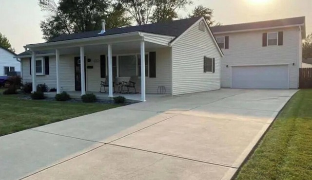 Newly renovated home & guest house with game room.