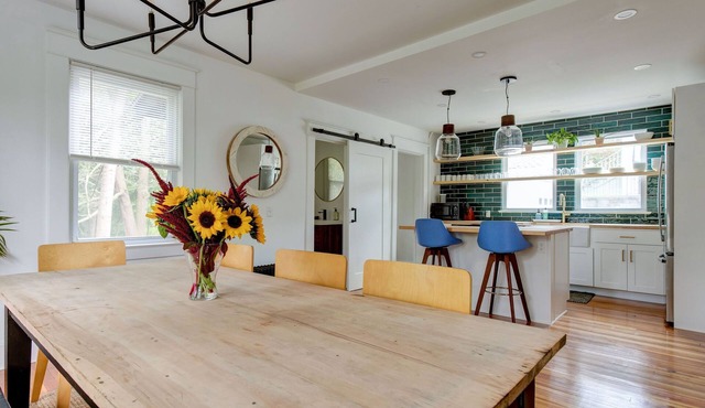 Newly Renovated Home With All The Modern Amenities