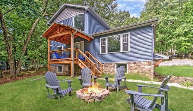 Newly renovated home on the lake!