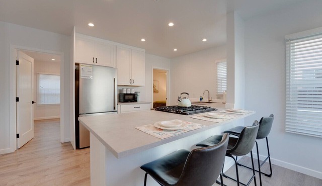 Newly Renovated Home Near Harbor Island
