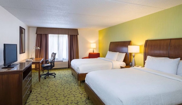 Newly Renovated Hotel near Rutgers| Fitness Center & Pool | 4 Units