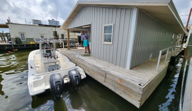 NEWLY RENOVATED Houseboat Located in Venice Marina (B Dock)