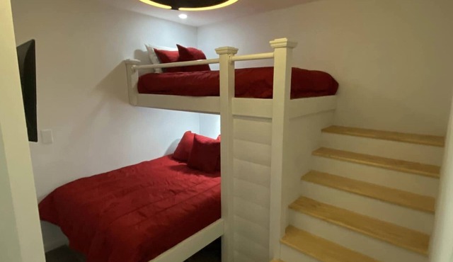 Newly renovated Hunter Mountain condo steps from slopes- seasonal rental avail