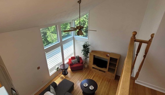 Newly renovated Huron Lake cottage, close walk to downtown and the beach!