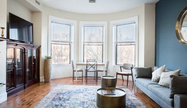 Newly renovated in a prime location in Kenmore Square. Walking distance to Downtown + Universities