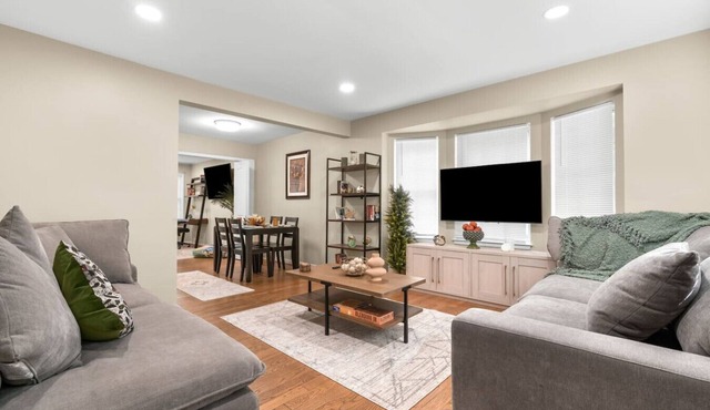Newly Renovated in Historic Neighborhood Near DTW
