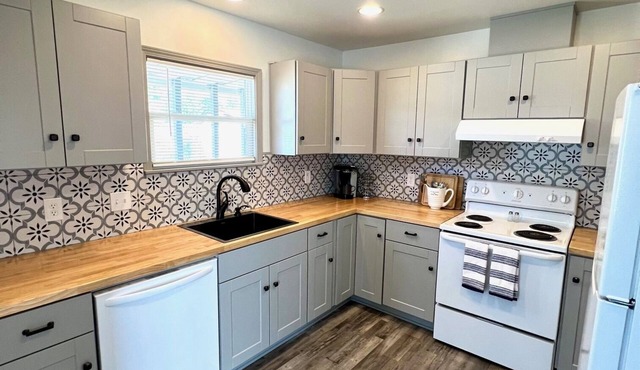 Newly renovated in in downtown Yreka, near hospital