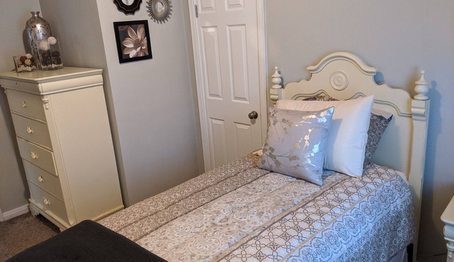 NEWLY renovated just minutes from Airport/Presque Isle!