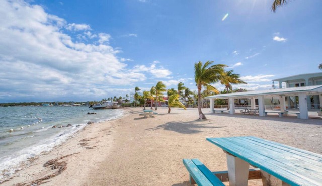 NEWLY RENOVATED Key Largo Beach Cottage