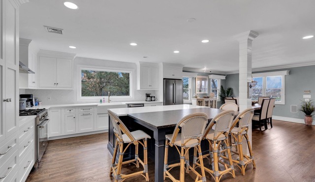 Newly renovated kitchen! 2 weeks left in summer!