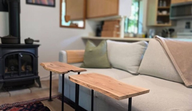 Newly Renovated, Light-Filled Cabin