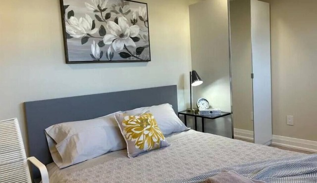 Newly Renovated LakeView Retreat