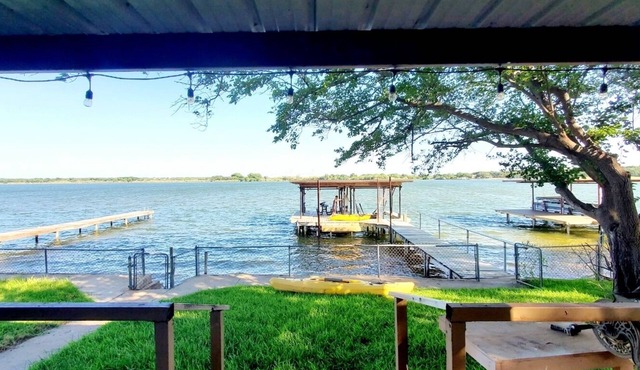 Newly Renovated Lakefront w/Private Dock, Game Room, Kayak, Paddle Boat