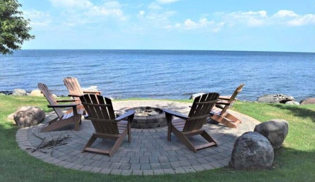 Newly renovated lakefront townhome with incredible views of Mille Lacs Lake