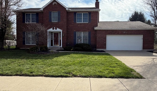 Newly Renovated large 5 bedr/3 bath luxury home in Oxford 1.2 miles from campus.