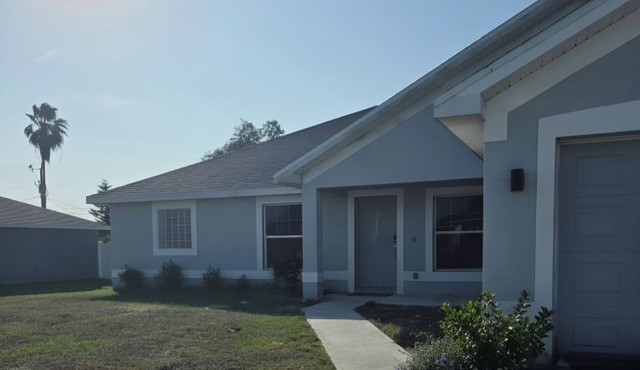 Newly renovated, located within walking distance of popular establishments