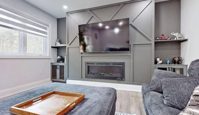 Newly renovated luxury villa in Stouffville, ON