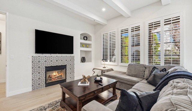 Newly Renovated Luxurious Villa with Fountain View, Pet Friendly! - Ground Floor (T21)