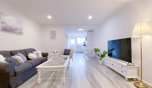 Newly renovated! Minutes away from Mother's Beach and Main Street!