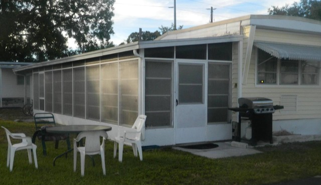 Newly Renovated Mobile home for rent in a 55+ park 2 bdrm/ 1 bath, min 3 month