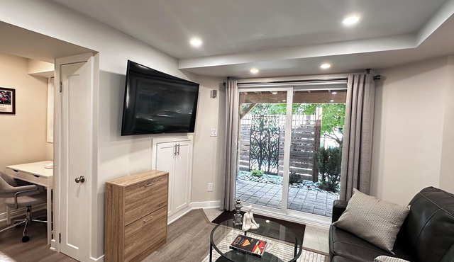 Newly Renovated! Modern & Cozy Aurora Secondary Unit