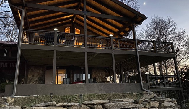 Newly Renovated, Mountain Home With Spectacular Lake & Mts Views, Cashiers, NC