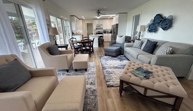 Newly Renovated North Shore Oceanfront Cottage In Savage Harbour