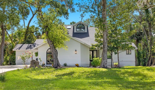 Newly Renovated Nature Home in Spruce Creek Fly-In