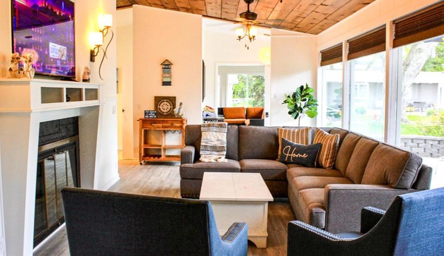 Newly Renovated! Old Homestead Beach Home
