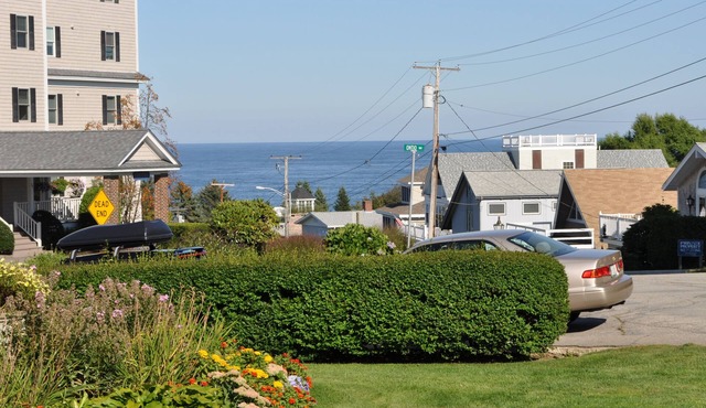 Newly renovated on second floor, unit 203, ocean views. 5 minutes to the beach.