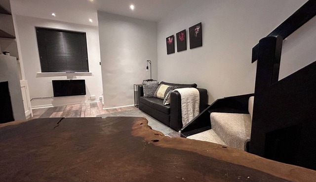 Newly Renovated one bedroom house with garden