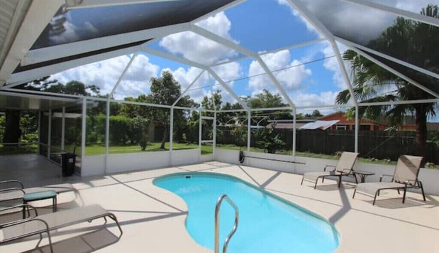 Newly renovated pool home in the heart of Naples