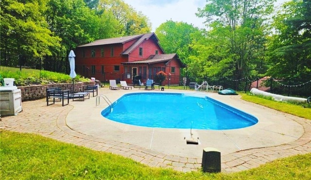 Newly Renovated; Private Pool Oasis Pics to Come