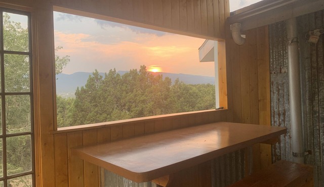 NEWLY RENOVATED PRIVATE MOUNTAIN HOME WITH HOT TUB