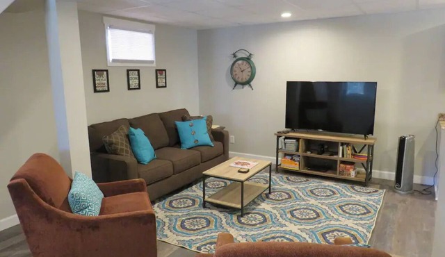 Newly Renovated Private Lower Level Suite near Biltmore