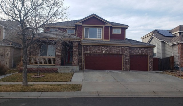 Newly renovated private basement appartment. 2 bedrooms, 2 bathroom w/jetted tub