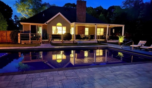 Newly renovated ranch with large Pool in a quiet neighborhood, off main road