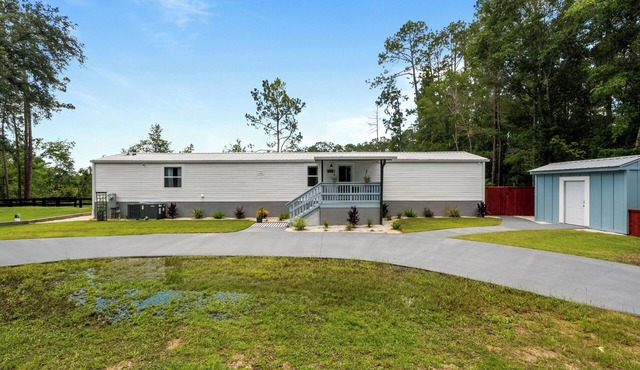 Newly Renovated Retreat - Ideal for Relaxation, Recreation and Nature!