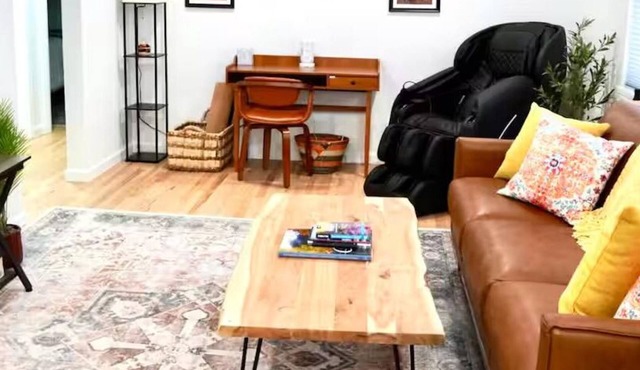 Newly Renovated Retreat. U of Denver. Walking Path