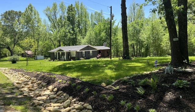 Newly Renovated Secluded Farmhouse with Private Deck
