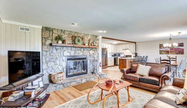 Newly Renovated Sky Valley Condo w/Mtn Views