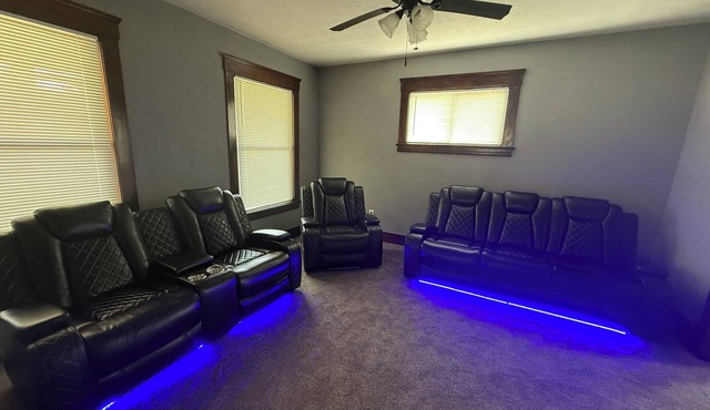 Newly Renovated Spacious Home! Minutes from cedar point and downtown Sandusky!